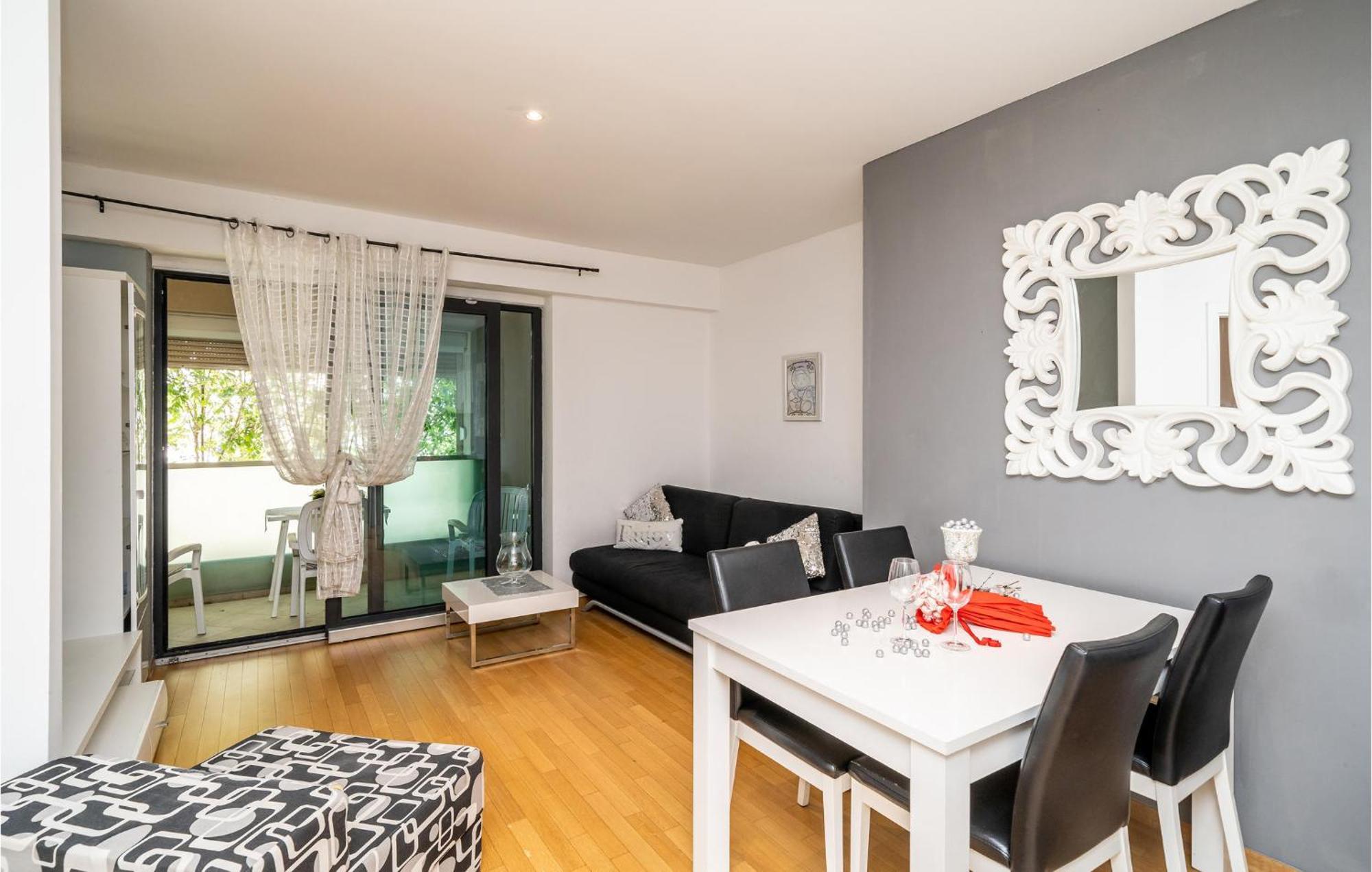 1 Bedroom Amazing Apartment In Dubrovnik Exterior photo